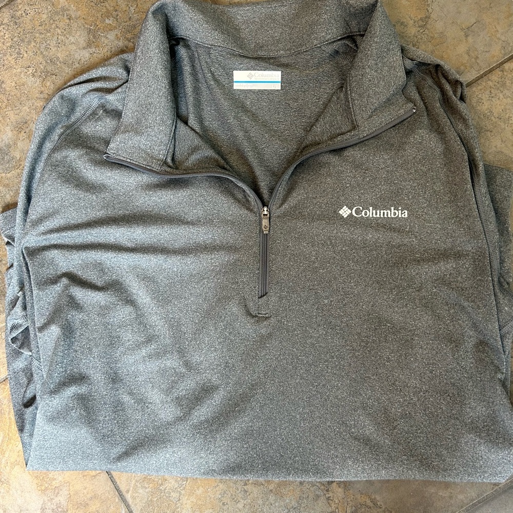 Grey Columbia dri fit pull over